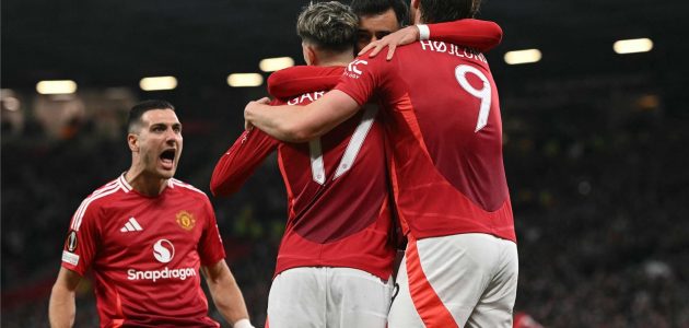 كشافو مانشستر يونايتد يراقبون كريستيانو الصغير